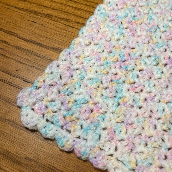 Adorable Hand Crafted Knit Hat & Sm Blanket Blue Pink Peach White Purple Doll - Picture 5 of 7